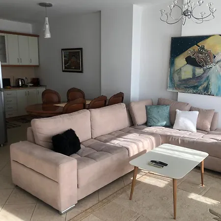 Apartment Selvi *
