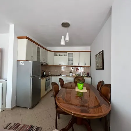 Selvi Apartment *